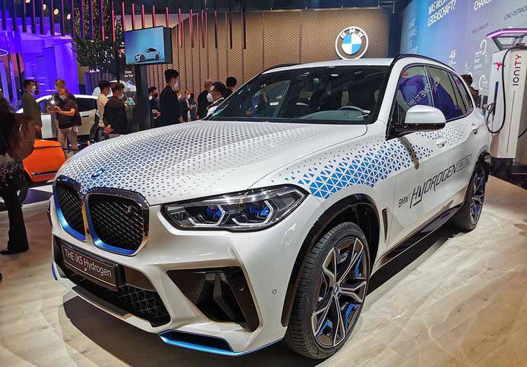 與豐田共同研發(fā),寶馬首款氫燃料電池SUV iX5 Hydrogen亮相.jpg 與豐田共同研發(fā),寶馬首款氫燃料電池SUV iX5 Hydrogen亮相.jpg