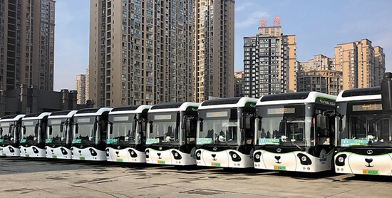 “城市之舟”氫裝運行! 120臺黑科技加持公交服務郫都.jpg