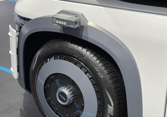 現(xiàn)代Trailer Drone概念卡車亮相,拉貨能手.jpg 現(xiàn)代Trailer Drone概念卡車亮相,拉貨能手.jpg