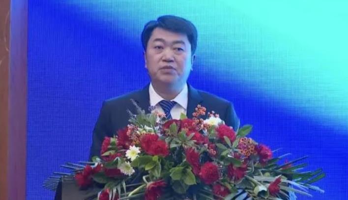 東勝區(qū)委書記高屹東致辭.jpg 東勝區(qū)委書記高屹東致辭.jpg