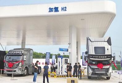 保定首個投用的大型加氫站.jpg