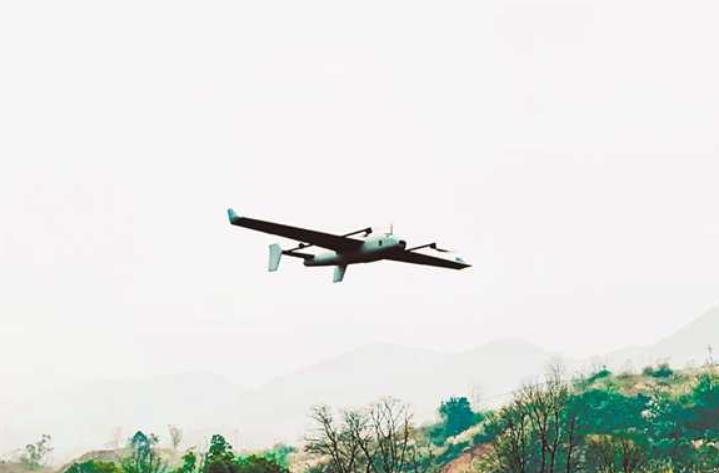 國內續(xù)航時間最長氫動力無人機在渝首飛.jpg