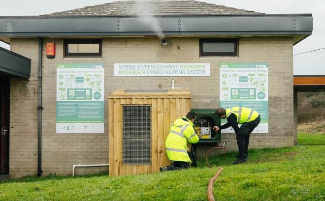 智能氫混合加熱系統(tǒng)在英國成功試用.jpg