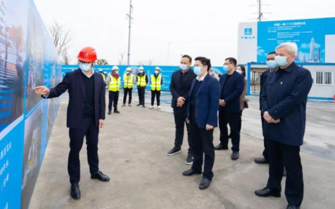 嘉興市副市長倪滬平到嘉興港區調研氫能產業.jpg
