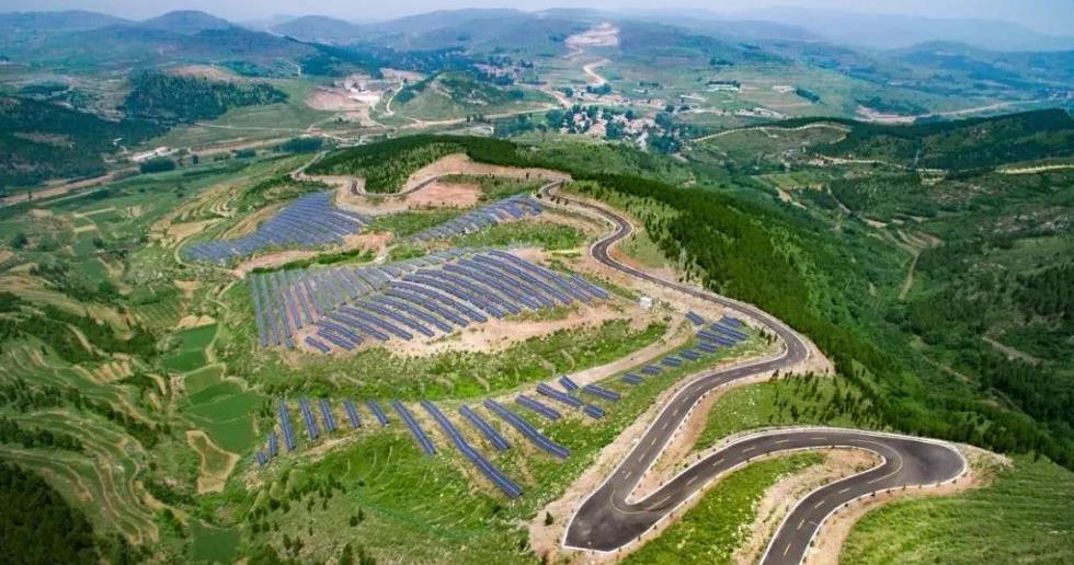 安丘利用荒山灘涂等資源,大力發展光伏發電 攝影:馬連凱.jpg 安丘利用荒山灘涂等資源,大力發展光伏發電 攝影:馬連凱.jpg