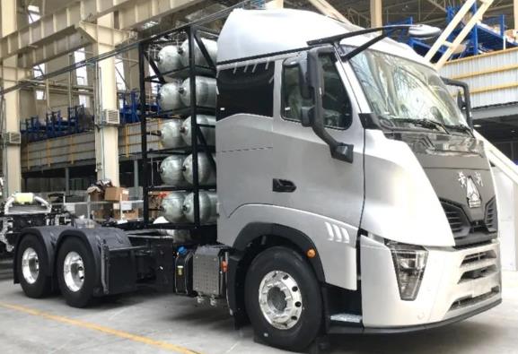 中材科技210L儲(chǔ)氫瓶組助力氫能重卡新突破
