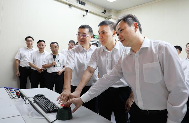 中國最大排量、最大馬力燃氫發動機玉柴YCK16H成功點火