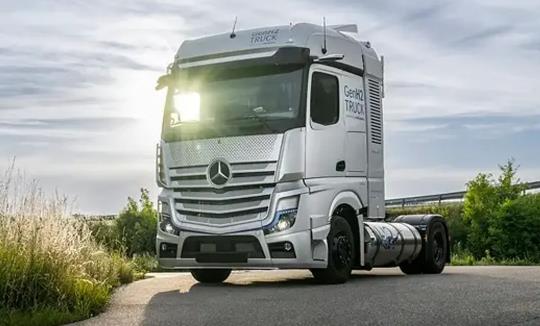 戴姆勒卡車宣布進行液態氫燃料卡車試驗