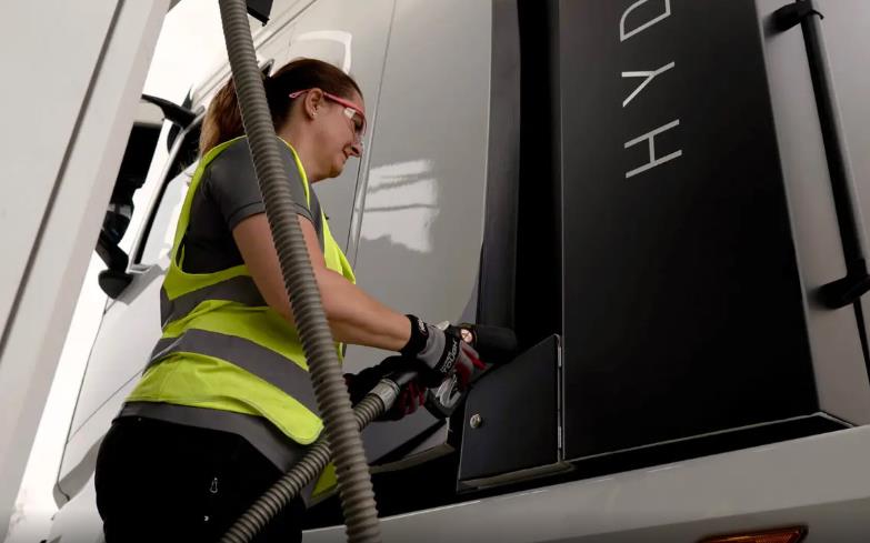 尼古拉揭示了加州三座加氫站的位置