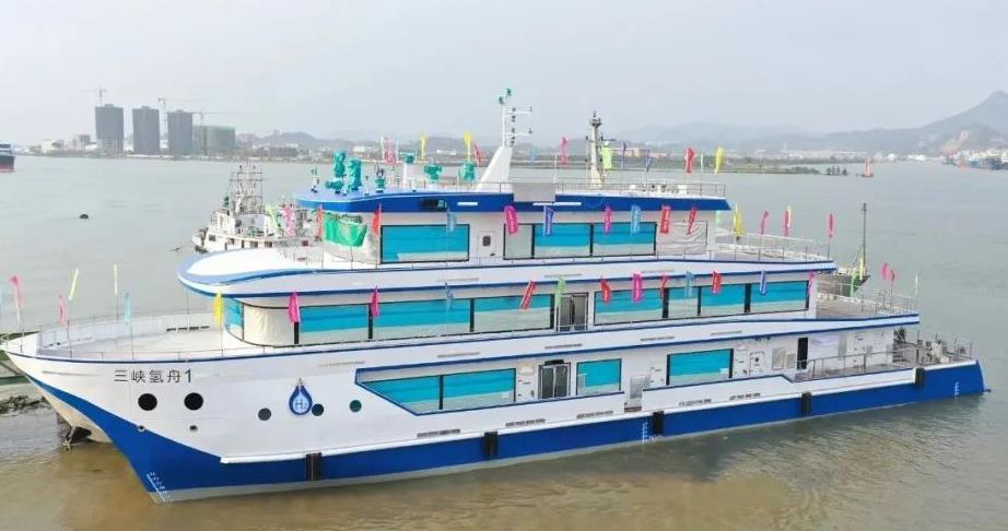 搭載蘇州有限大容積儲(chǔ)氫氣瓶，全國(guó)首艘CCS級(jí)500kw氫船“三峽氫舟1號(hào)”成功下水.jpg
