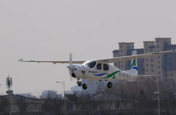 自主研發!中國第一架四座氫內燃機飛機成功首飛!.jpg 自主研發!中國第一架四座氫內燃機飛機成功首飛!.jpg