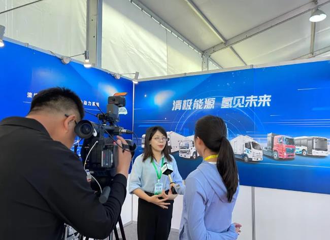 清極能源相關負責人接受內蒙古電視臺媒體采訪.jpg
