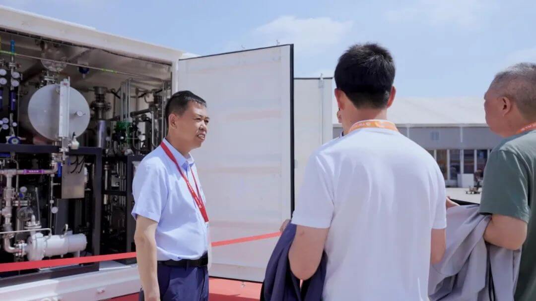 200標(biāo)方集裝箱式制氫系統(tǒng)首次社會面公開亮相1.jpg