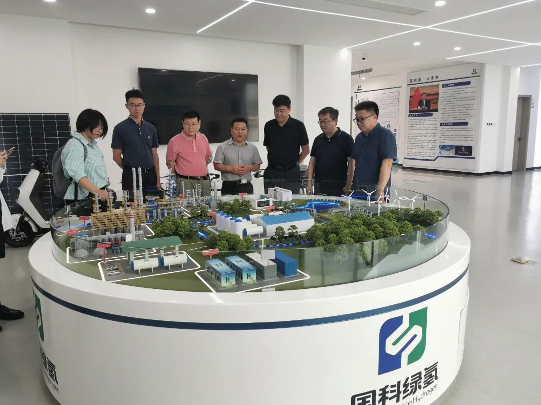 天津濱海新區區人大原副主任郭志寅一行來訪國科綠氫調研交流1.jpg